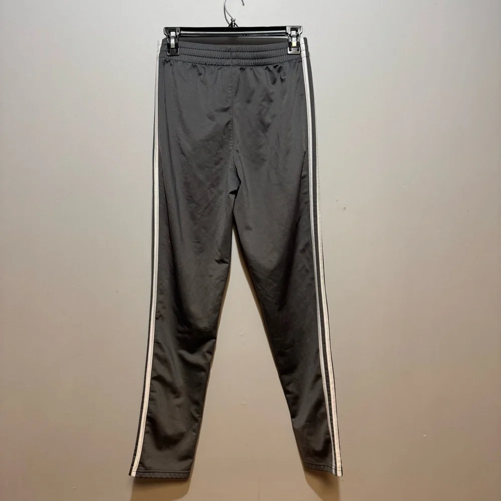 Adidas Boy’s Gray‎ sweatpants with White Stripes. Size L (14-16)